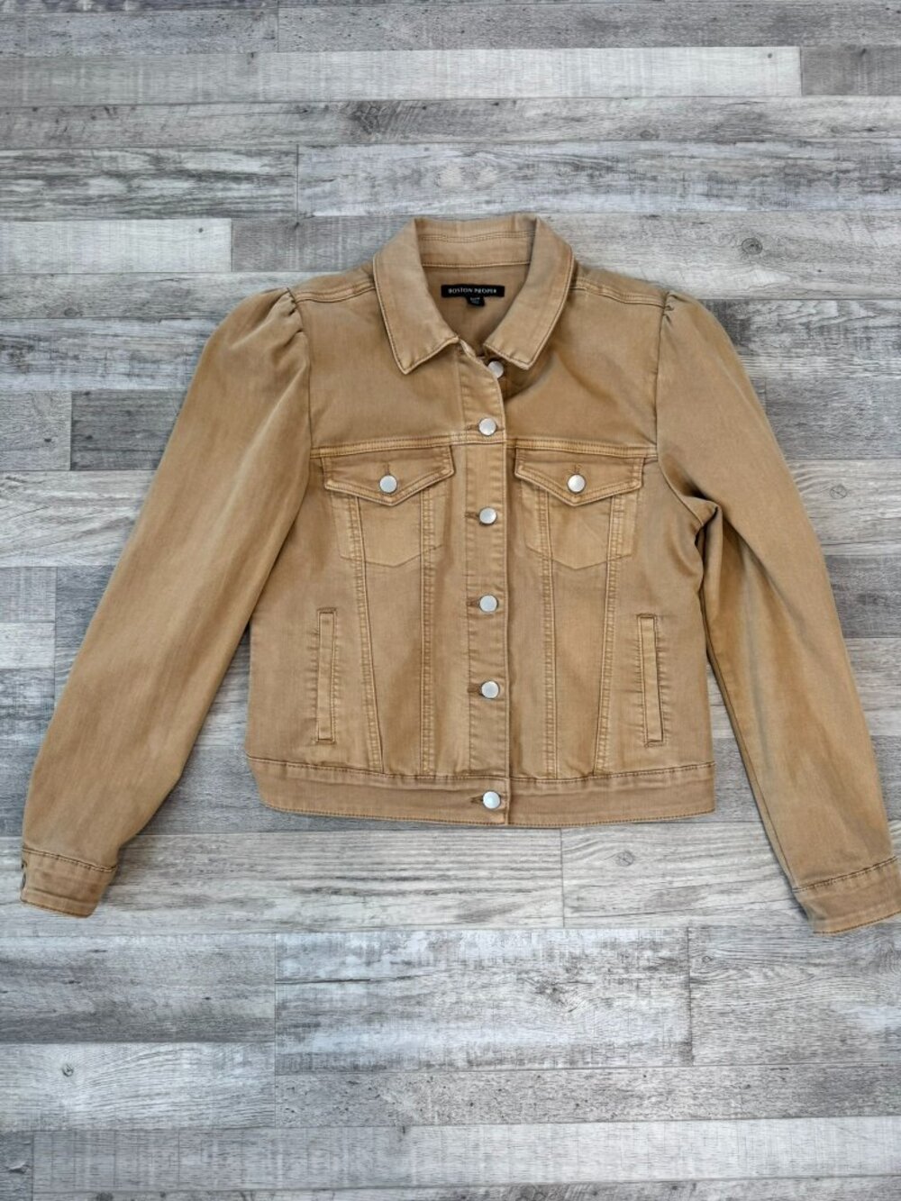 Boston Proper tan denim jacket puff sleeve stretch size medium Q9